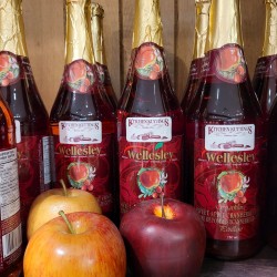 Apple Cranberry Cider - Sweet Sparkling - Wellesley - 750 ml