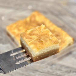 Maple Cheese Cake Blondies - 6 squares